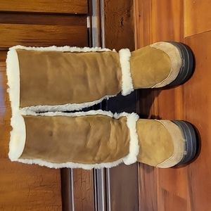 Woman's UGG Sunburst Chestnut Tall Boot